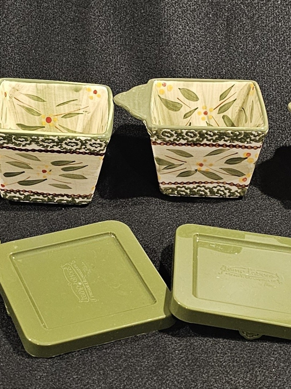 Temptations 10 Oz Ramakins With Lid. Set Of 4